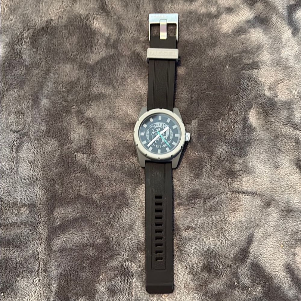 Diesel Black and Gray Watch Sleek Design